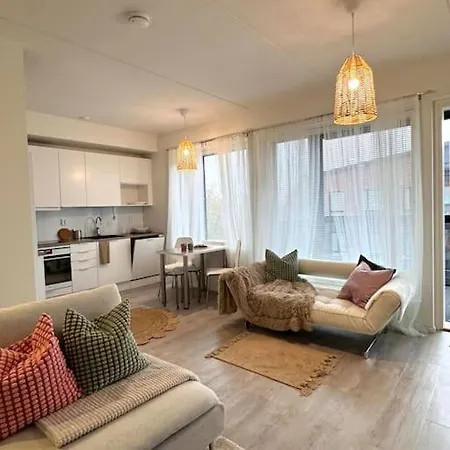 Moderni Kaksio Laehellae Keskustaa Apartment